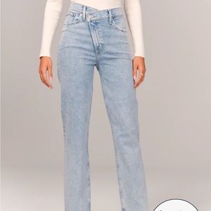 Abercrombie and Fitch The 90’s Straight Ultra High Rise Curve Love Jeans